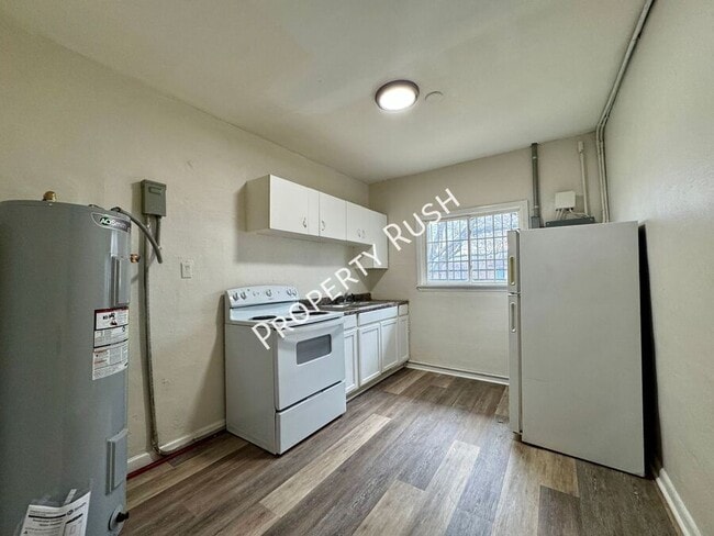 Building Photo - 3605 Dorris St