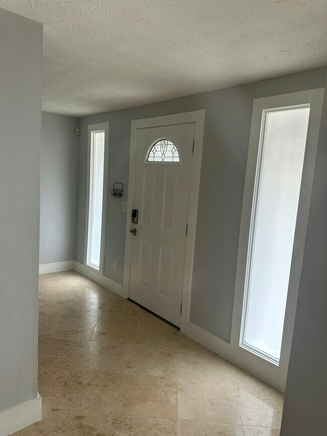 Building Photo - 4123 Lazy Hollow Ln N