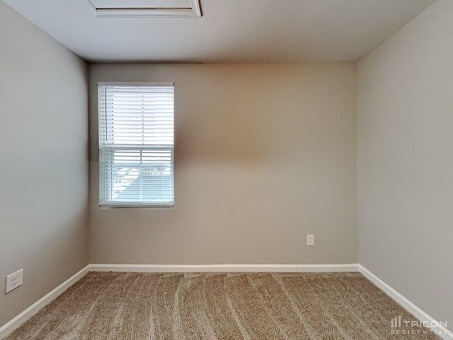 Building Photo - 979 Sequoia Dr
