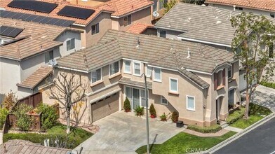 Building Photo - 3 Bedroom Plus Loft in Los Flores