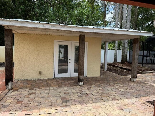 Building Photo - 3306 Lake Saxon Dr