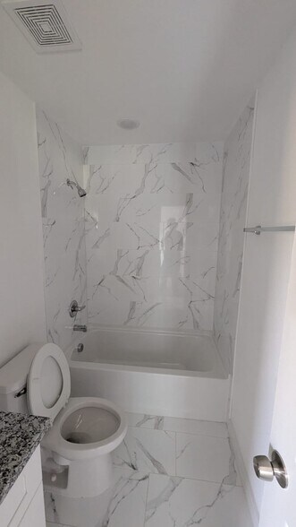 Building Photo - 2310 Wavell St