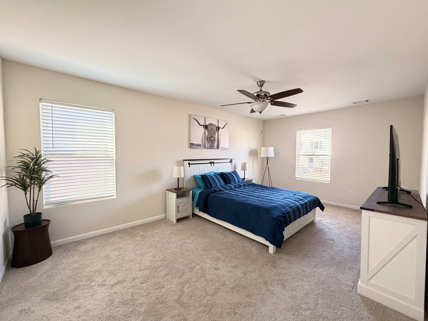 Building Photo - 301 Long Grove Ln