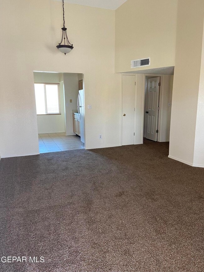 Building Photo - 591 Bartlett Dr