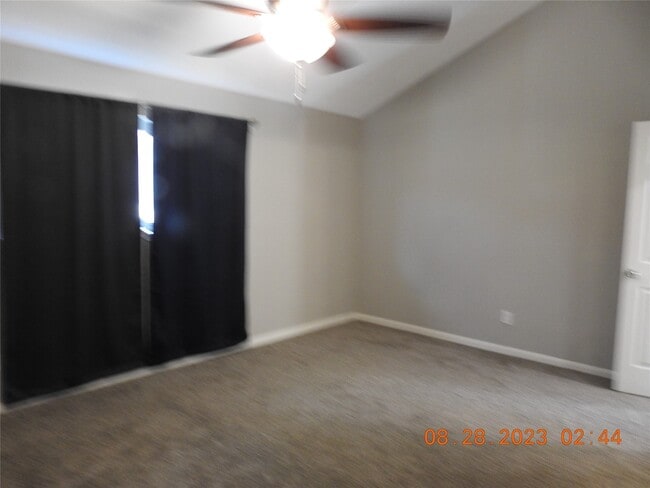 Building Photo - 22 Chapparal Ct