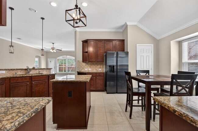 Building Photo - 10103 Sweet Willow Ln