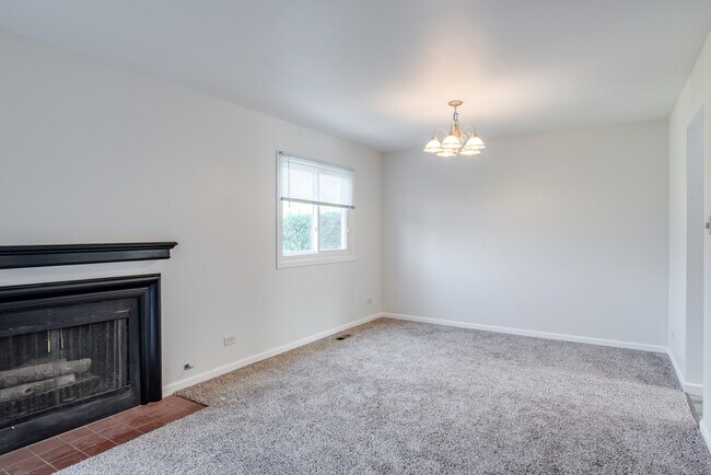 Building Photo - 889 Heatherbrook Ct