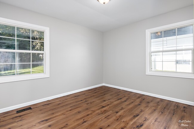 master bedroom - 1122 Oakleaf Ave