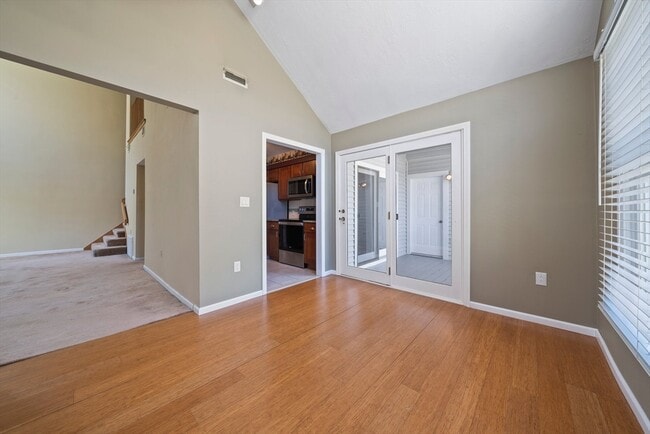 Building Photo - 600 County St