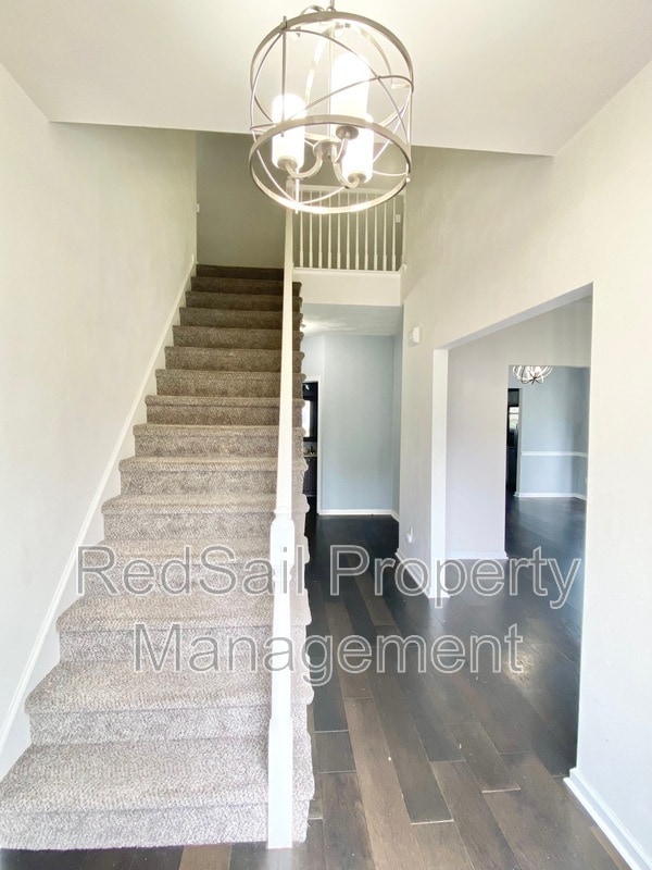 Building Photo - 913 Foxboro Dr