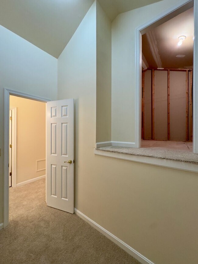 Building Photo - Charming 4 Bedroom/3.5 Bathroom Townhome in Cedarwood Estates, Pikesville, MD!
