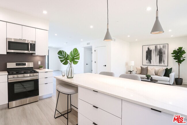 Primary Photo - 11800 Courtleigh Dr