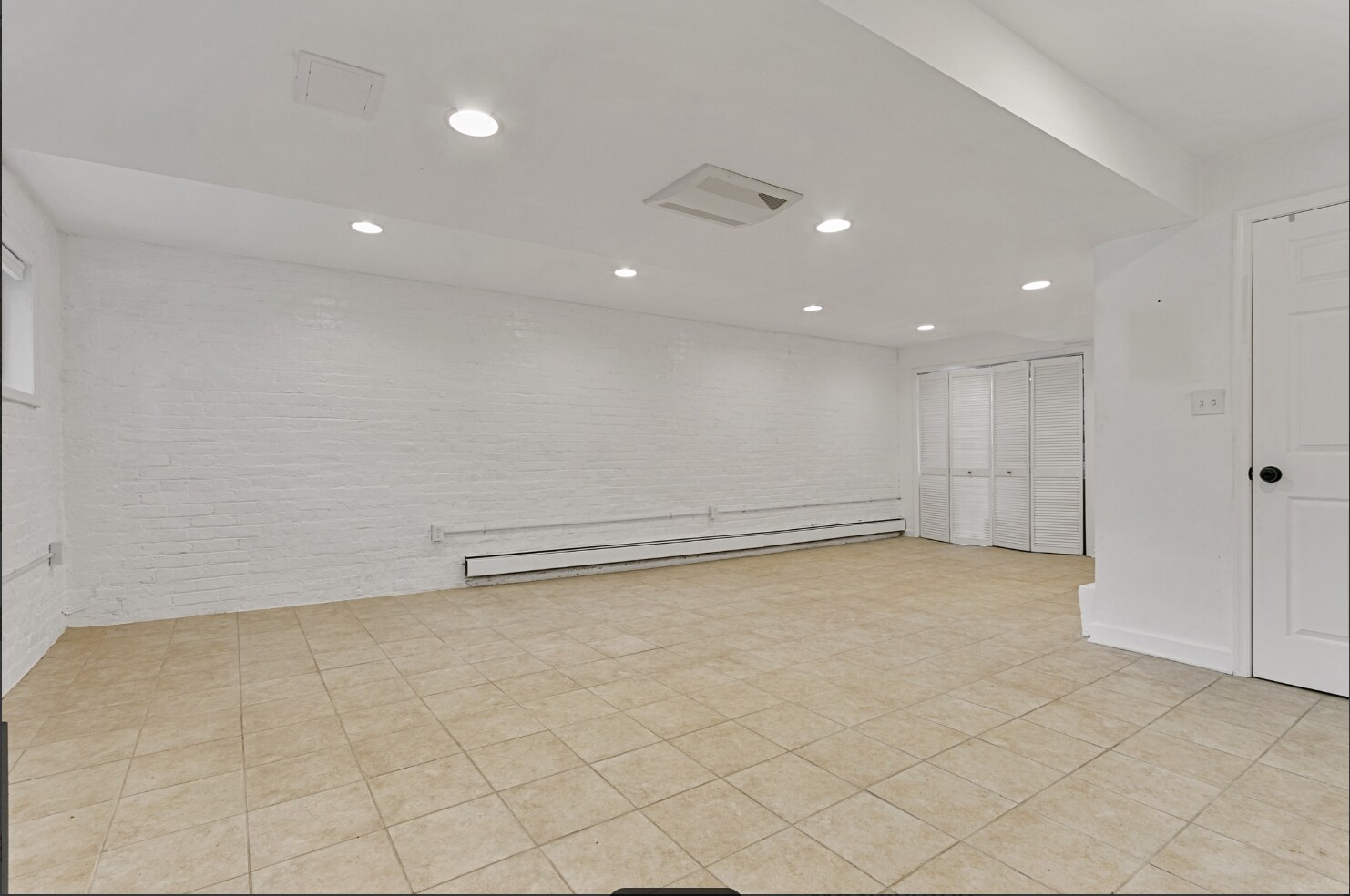 Building Photo - 2332 19th St NW