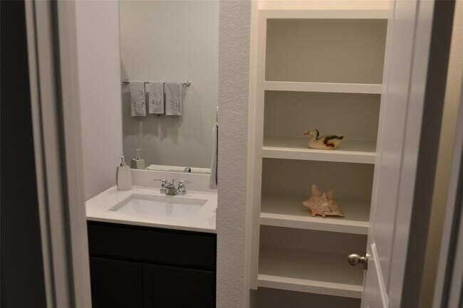 Building Photo - 1607 Portorosso Dr