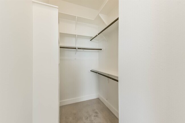 Building Photo - 1810 Thompson St