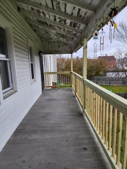 Building Photo - 420 Hudson St