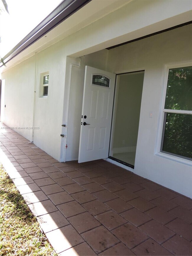 Building Photo - 1671 SW 44th Terrace