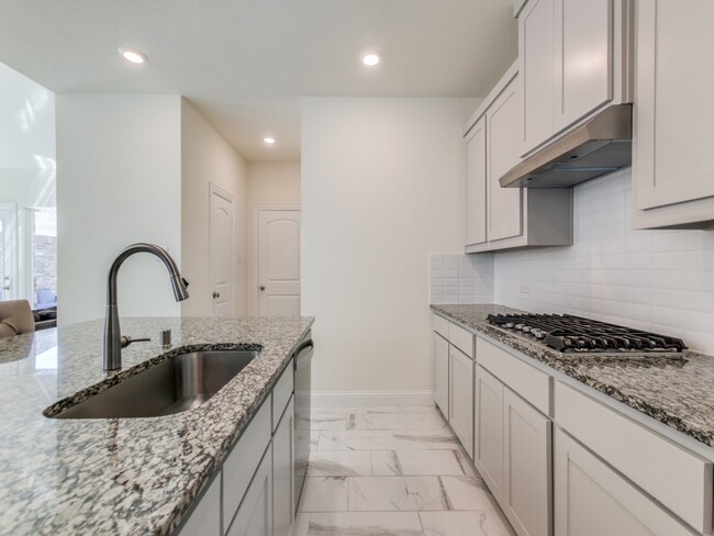 Building Photo - 337 Gleneagles Dr