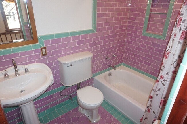 Building Photo - Stunning Historical Home in Old Towne Orange Near Chapman University