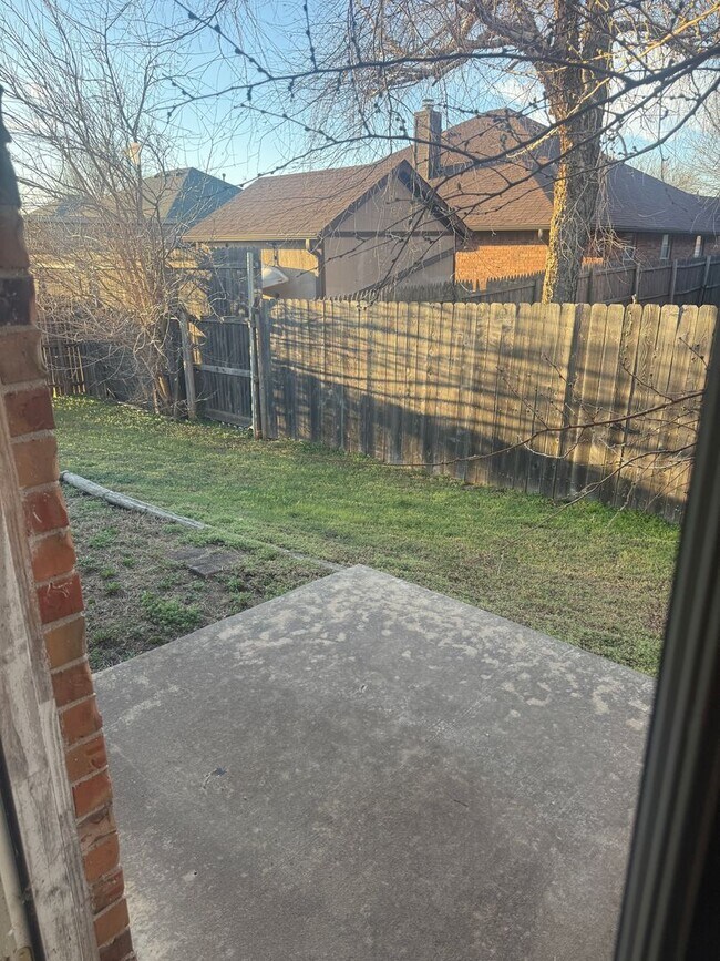 Building Photo - 10305 NW 38th Terrace