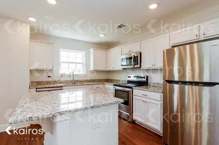 Building Photo - 107 Scots Pne Ct