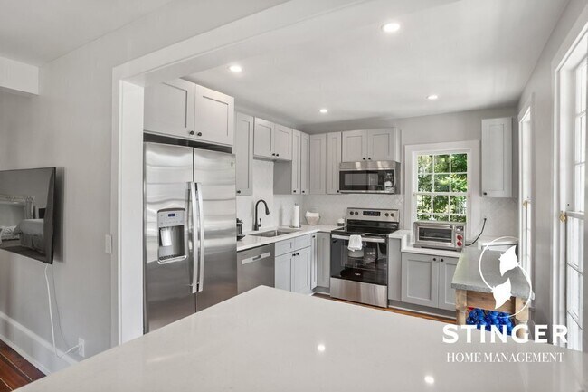 Building Photo - 606 Carteret St
