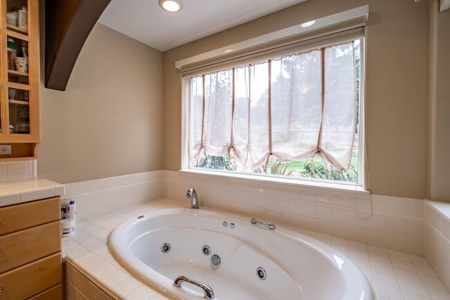 Building Photo - Must See in Bartel’s Canyon View Estates!
