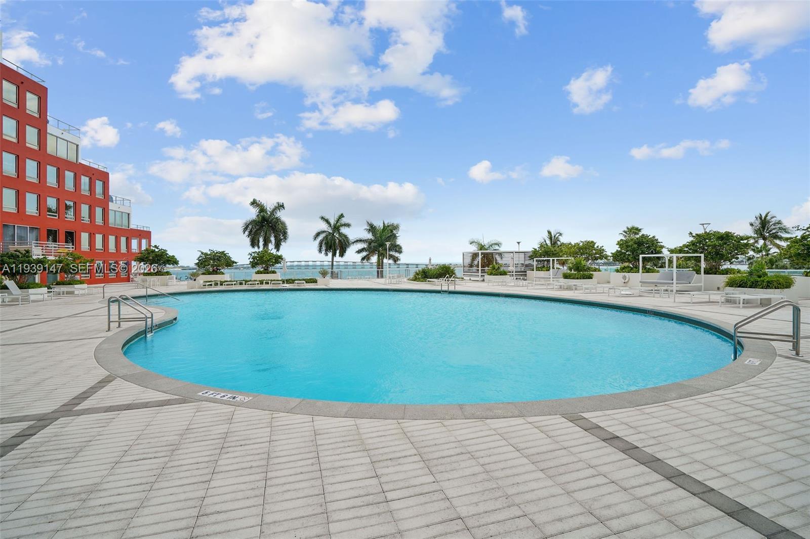 Building Photo - 1541 Brickell Ave