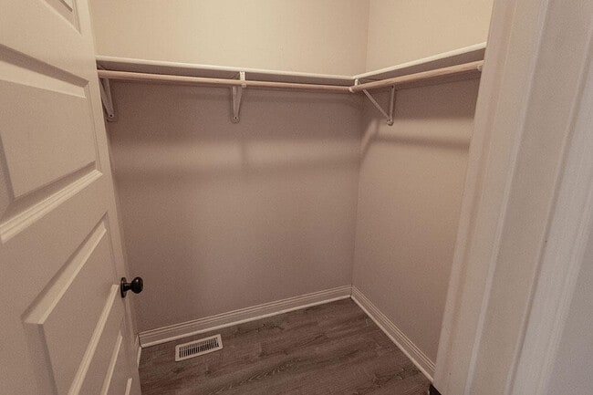 Building Photo - 4614 Dehaven Dr