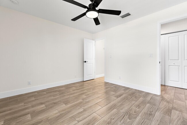 Building Photo - 3003 SE Fairmont St