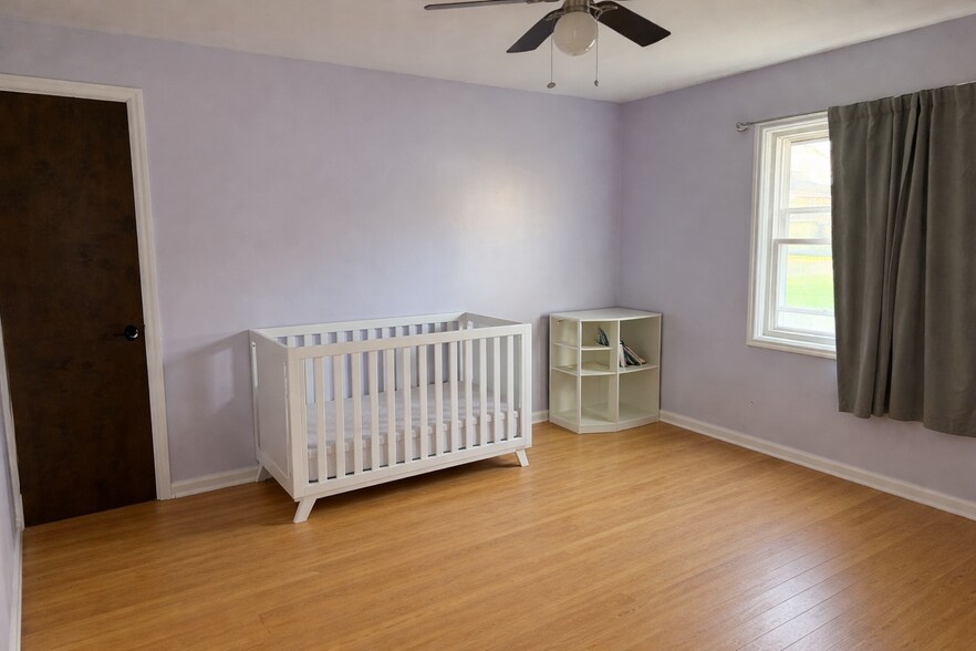 Building Photo - 418 Hurstbourne Rd