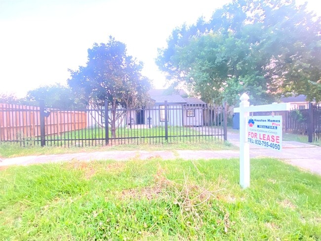 Primary Photo - 4604 Dewberry St