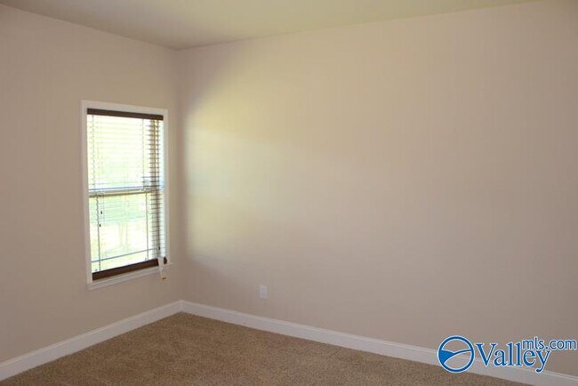 Building Photo - 441 E Mossyleaf Dr SW