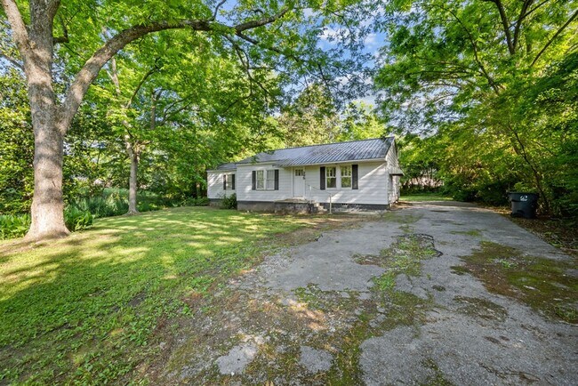Building Photo - 3 bedroom 1 bath home for rent in Glencoe.