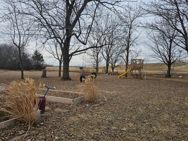 Building Photo - 3 Bedroom Acreage in Southwest Sioux Falls