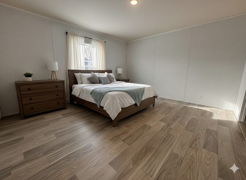 Building Photo - 14 Bing St N