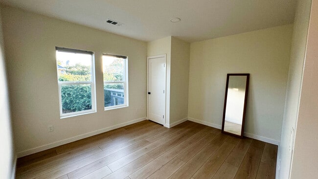 Primary Photo - 1202 61st St