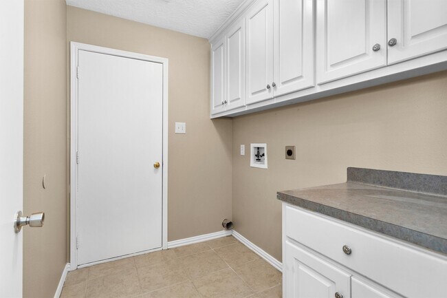 Building Photo - 16396 Many Trees Ln