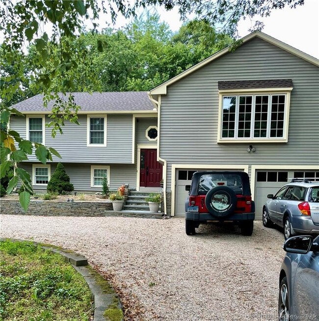 Building Photo - 15 Oak Hill Dr