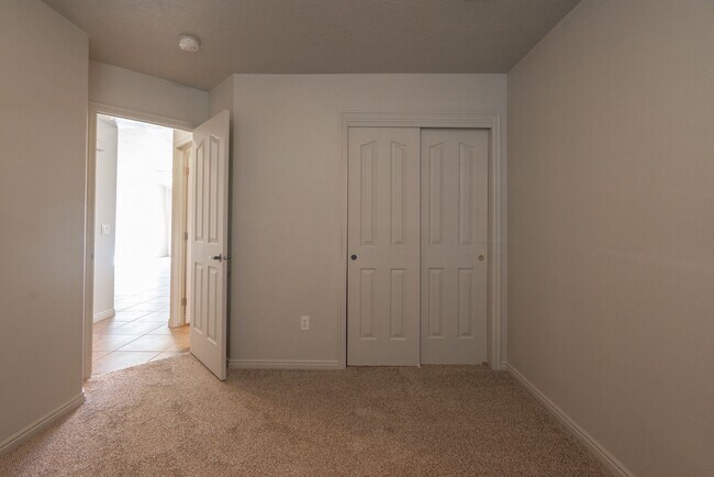 Building Photo - Beautiful 3 Bedroom Home Near Snow Canyon Parkway