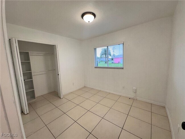 Building Photo - 4517 SW Santa Barbara Pl