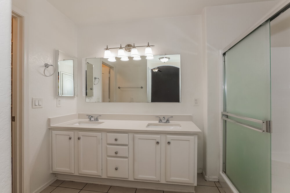 Building Photo - 118 W Tumbleweed Ct