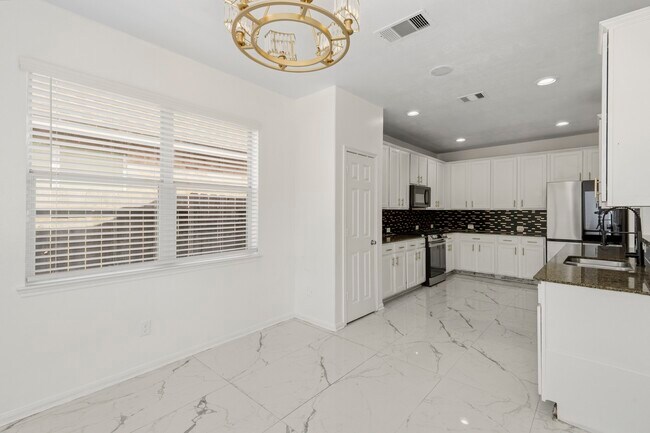 Building Photo - 21635 Alta Peak Way
