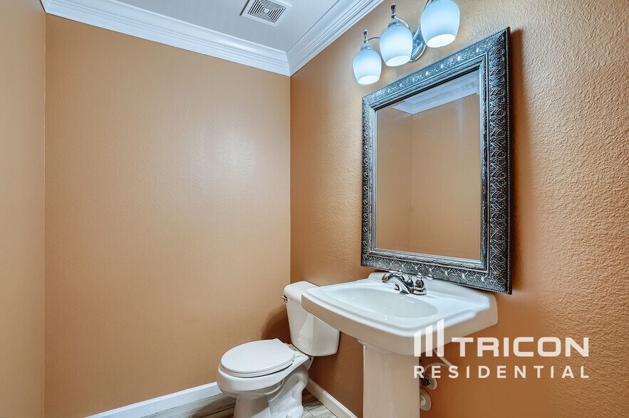 Building Photo - 1028 Badger Run