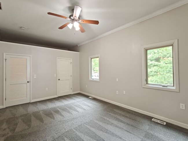 Building Photo - 252 Terry Ln
