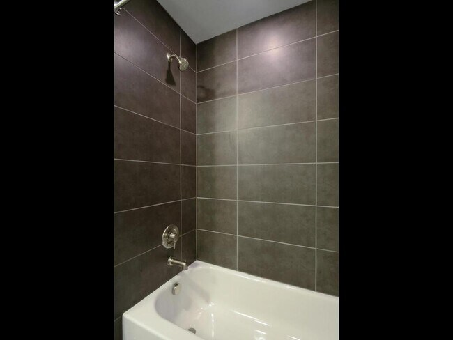 Building Photo - 2612 W 12th St