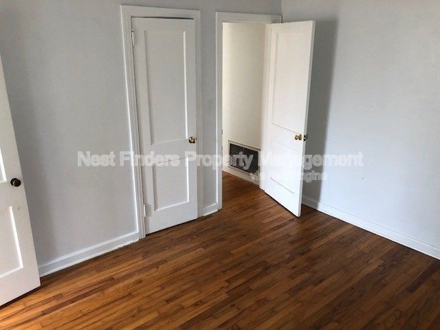 Building Photo - 1310 Menna St
