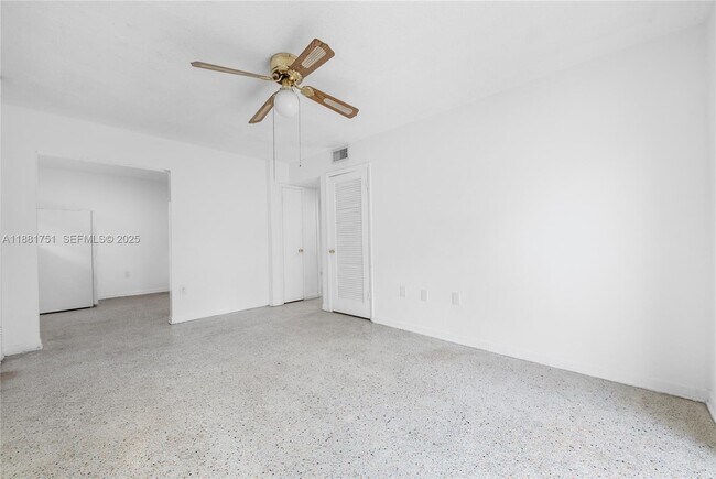 Building Photo - 2661 SW 11th St