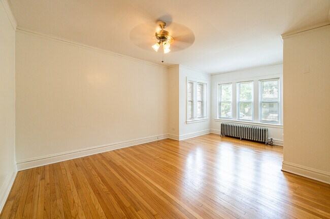 Building Photo - 4424 N Lavergne Ave