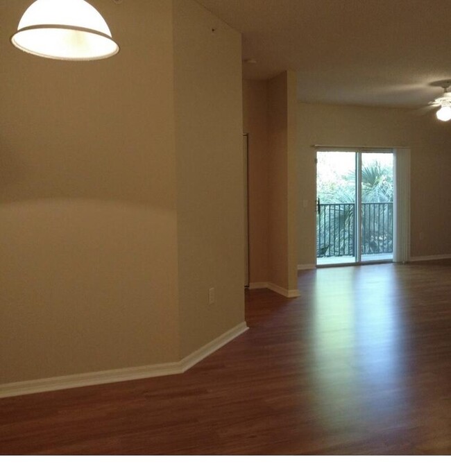 Building Photo - 360 Crestwood Cir
